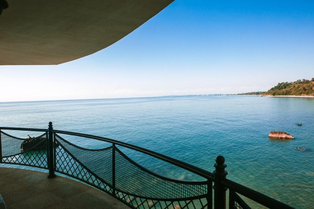 Castello Mare Hotel Kobuleti Exterior photo